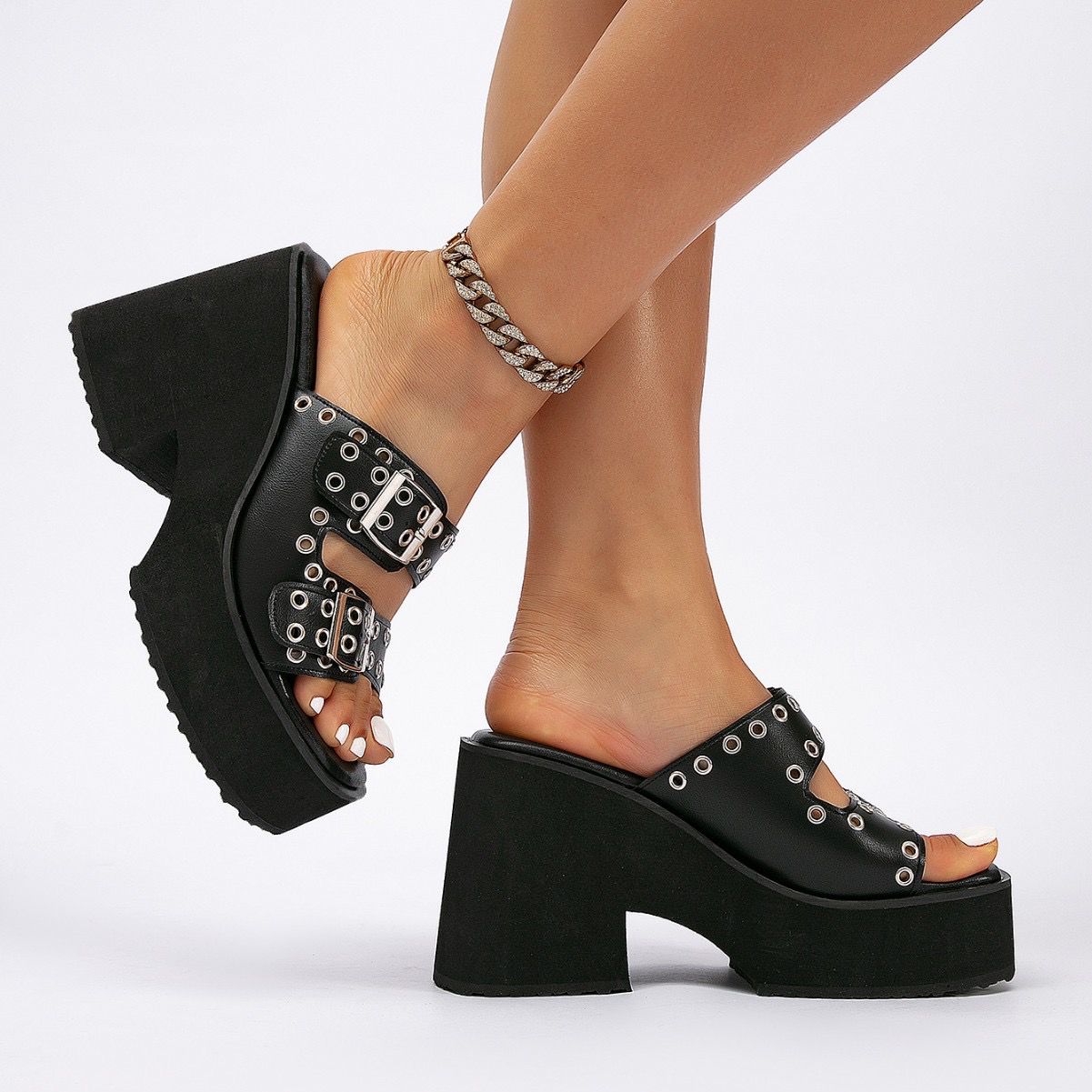 FN WEDGE SLIPPERS (BLACK)