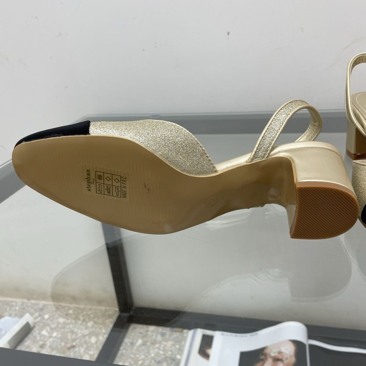 FN MIDI SHOE( BLACK AND GOLD)