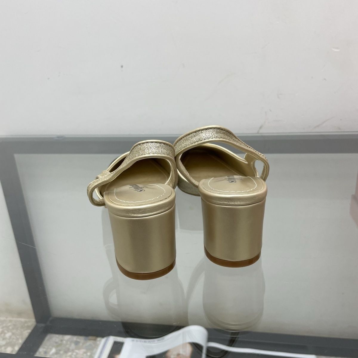 FN MIDI SHOE( BLACK AND GOLD)