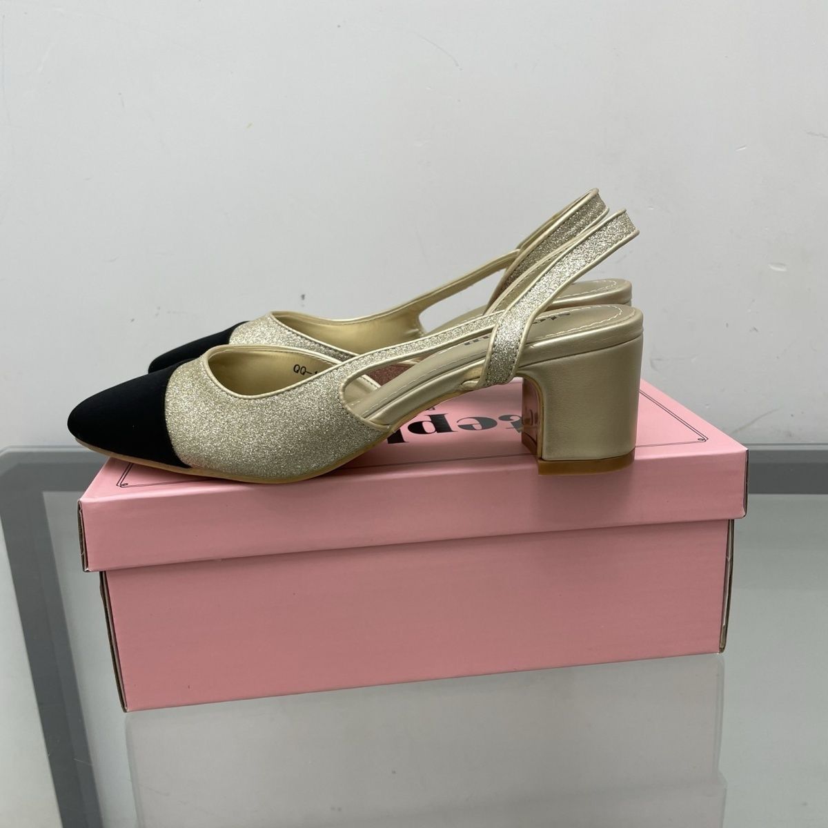 FN MIDI SHOE( BLACK AND GOLD)