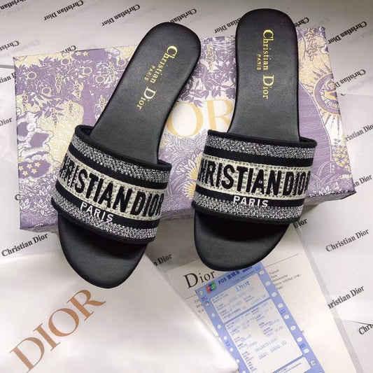 FN SLIPPERS (BLACK)