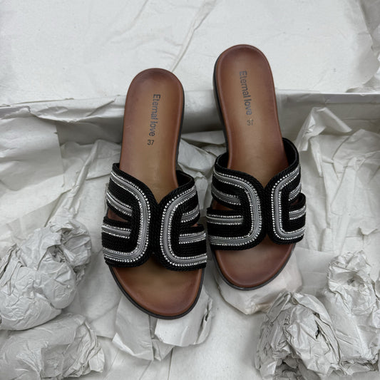 FN SLIPPERS (BLACK AND SLIVER)